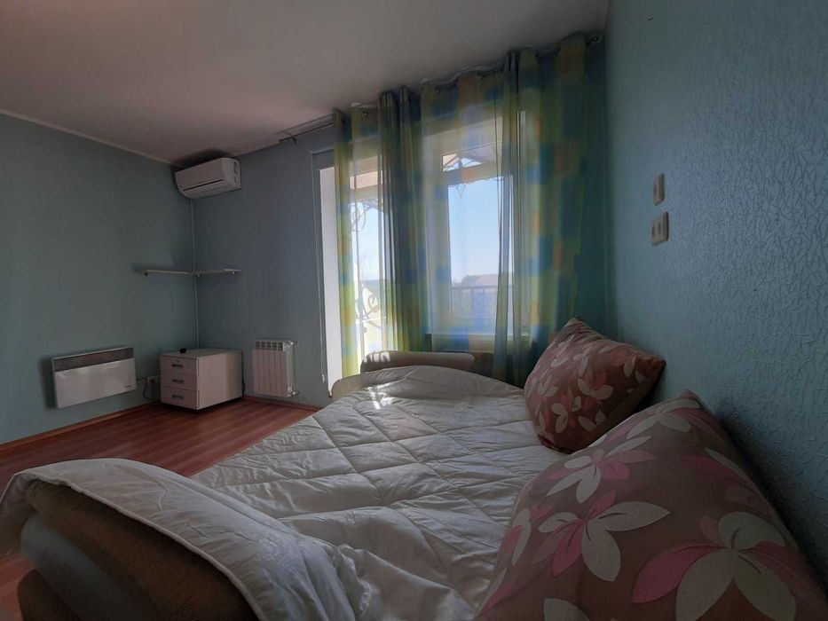 Киев. Дома 300 кв. Сауна. Джакузи. До 15 человек.