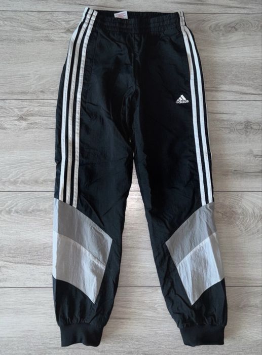 Adidas spodnie dresowe dresy chłopięce 146-152cm