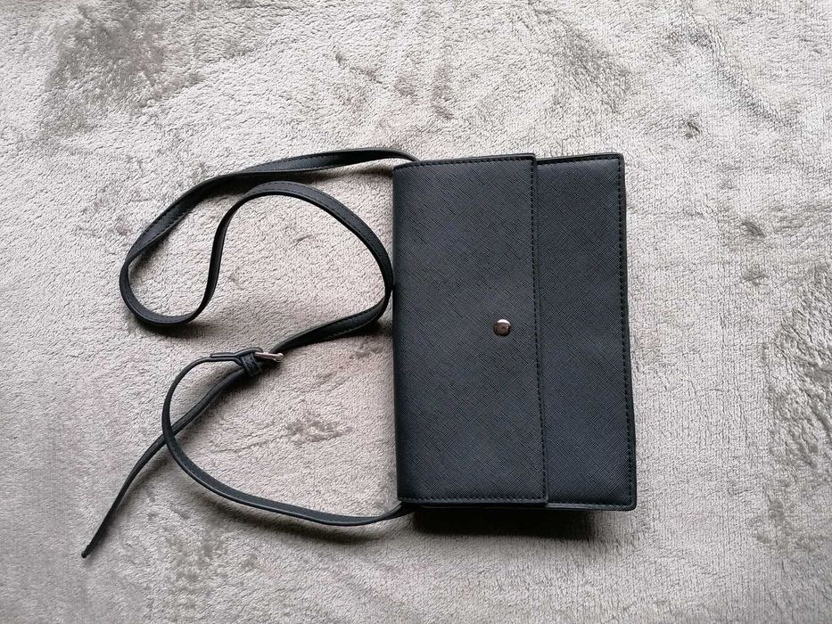 Várias bolsas e malas ceriminia e casual