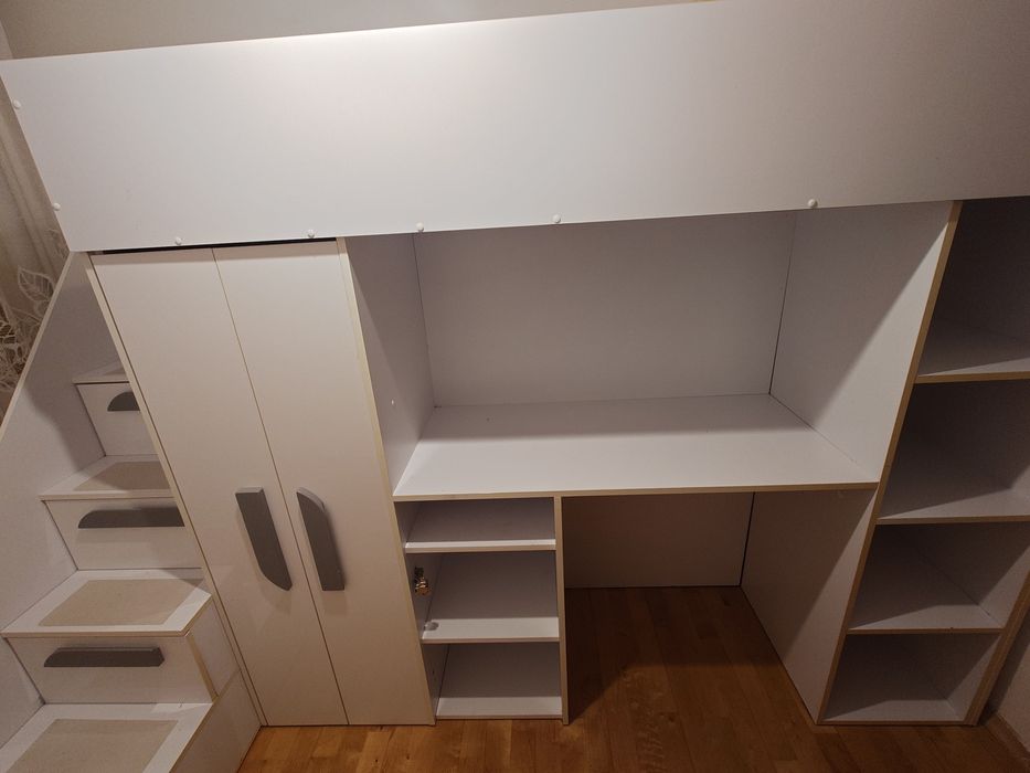 Meble młodzieżowe antresola z materacem