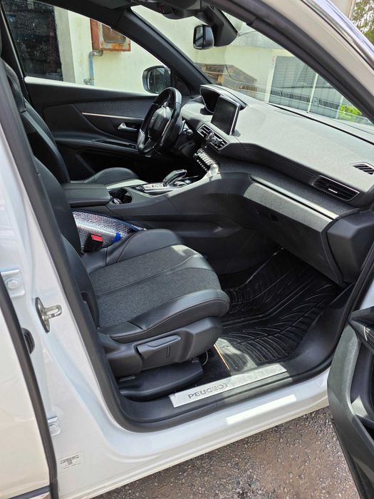 Vendo Peugeot 5008 GT Line 1.5 HDI - 7 Lugares