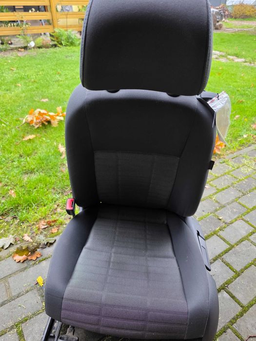 Fotel kierowcy golf IV 3 drzwiowy stan bardzo dobry
