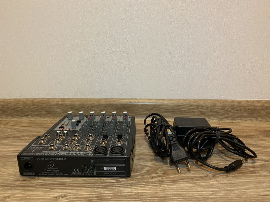 Behringer XENYX 802 mikser analogowy + oryginalny