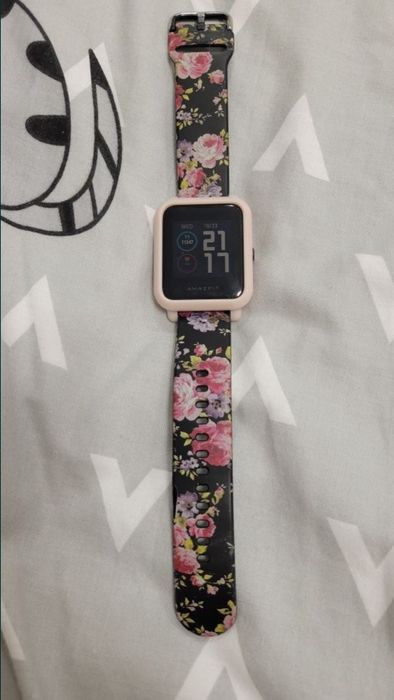 Продам часы Amazfit Bip S Lite
