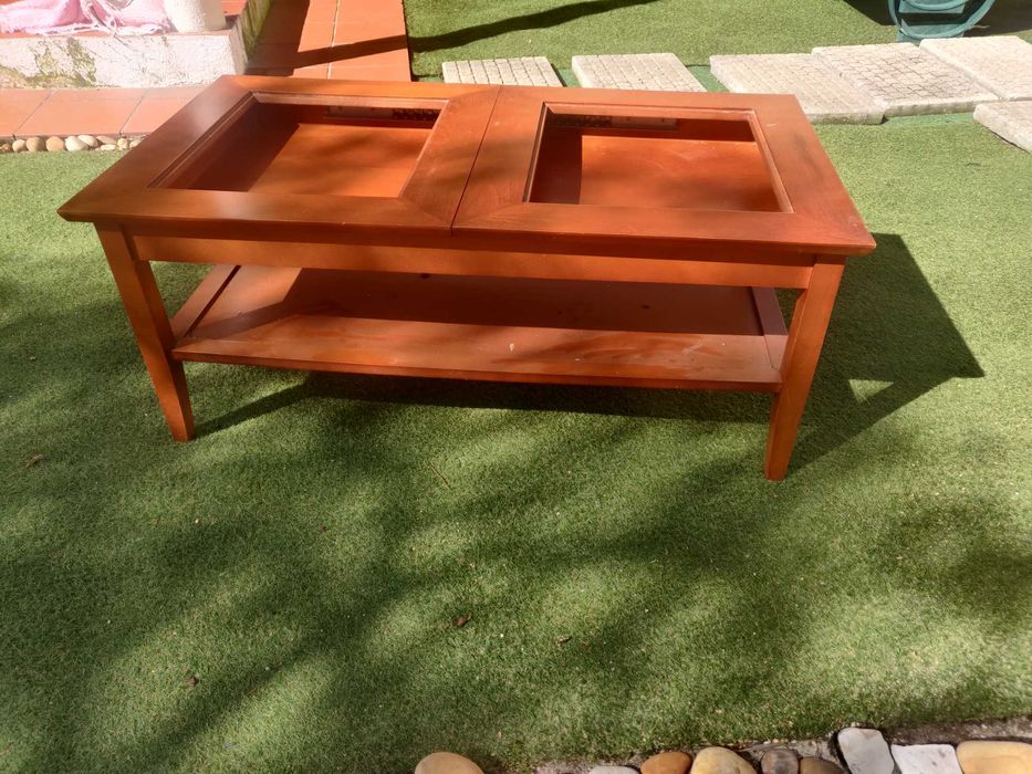 mesa de madeira sem tampos