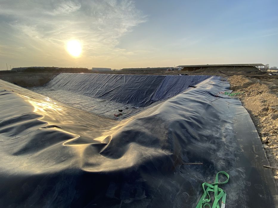 Послуги зварювання ПВХ-мембрани та геотекстилю