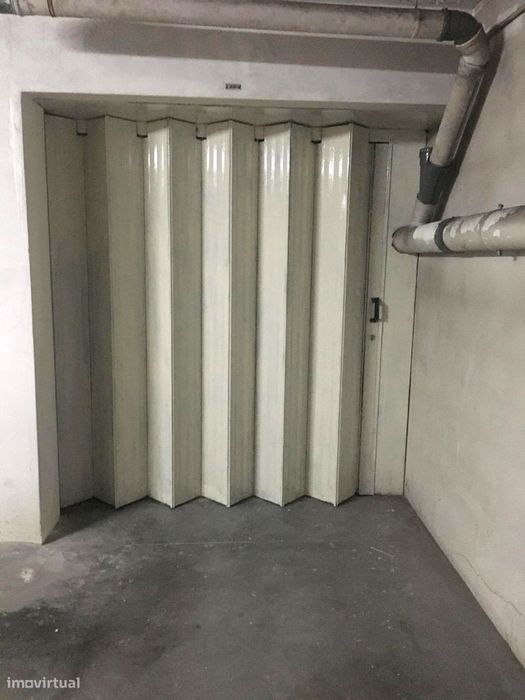 Garagem Individual - Vilar do Paraíso (Quinta das Rosas)