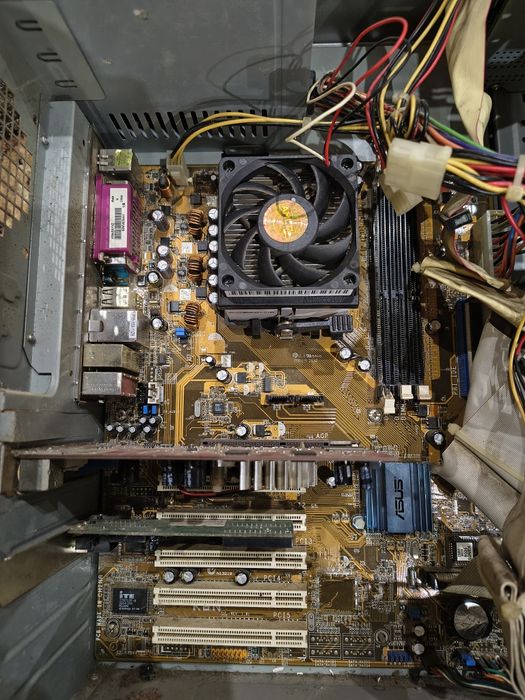 Системный блок. Не полный.