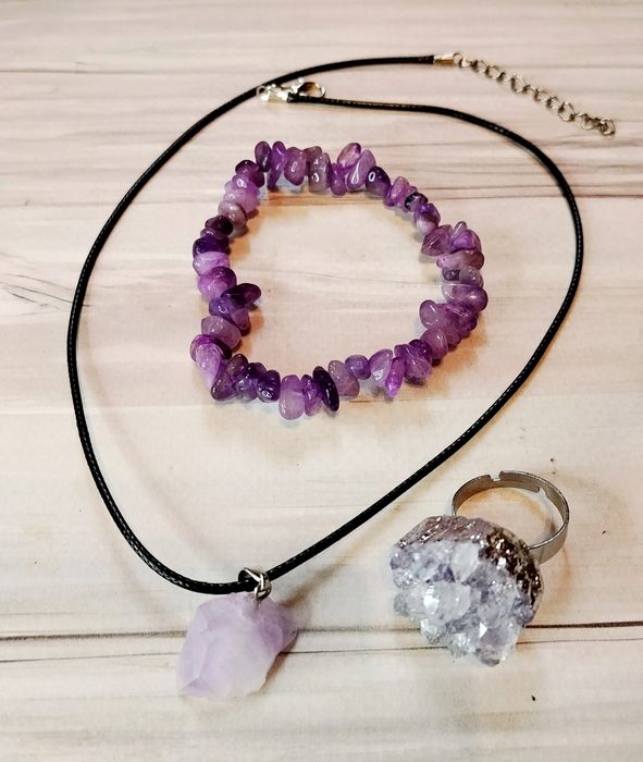 Набор из Аметиста ( кулон,браслет , кольцо)