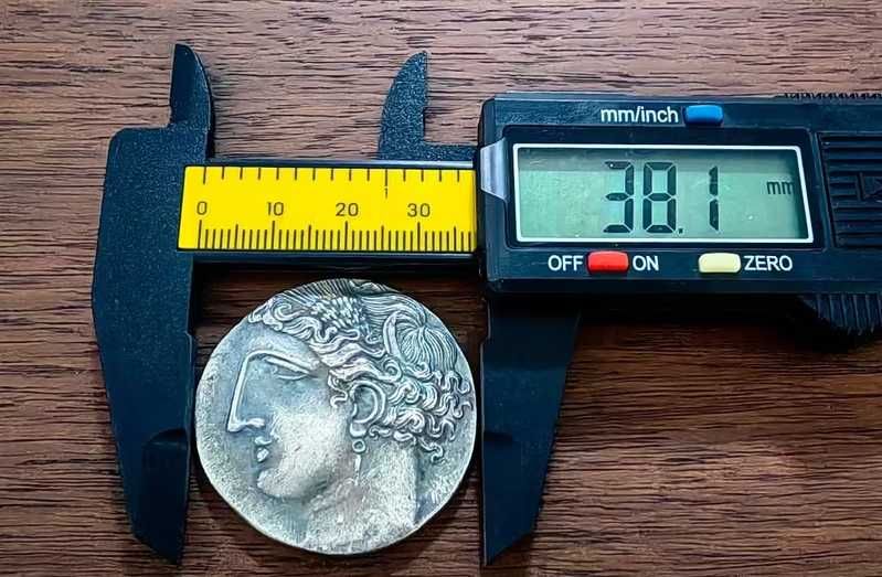 Древняя  греческая  монета  Пегас