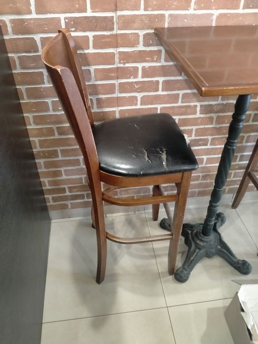 Стільці та столи