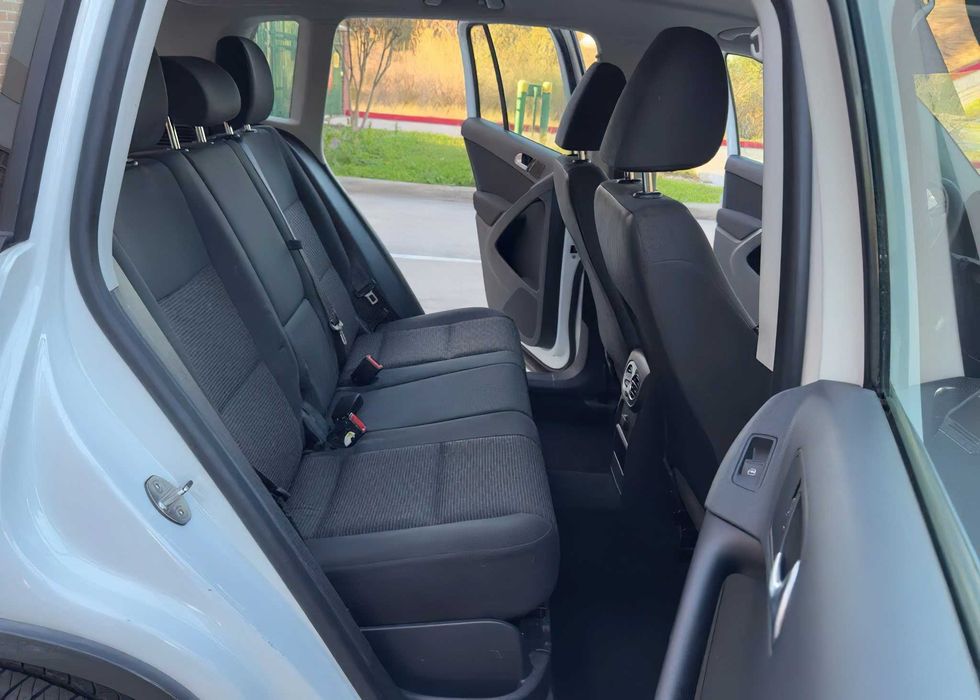 Volkswagen Tiguan      2016