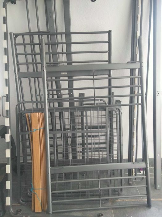 Beliche ikea com tres camas.