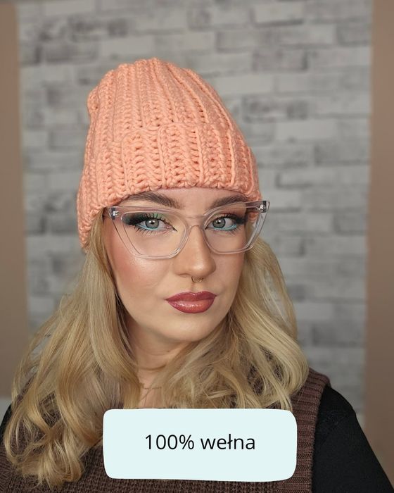 Czapka 100% wełna w kolorze brzoskwiniowym