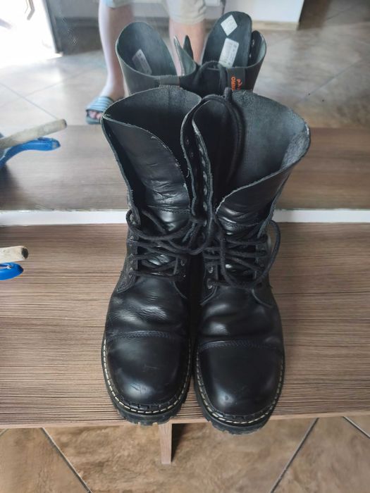 Buty glany marki KMM