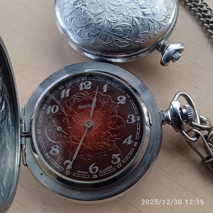 Продам часы карманные Молния  жар-птица.