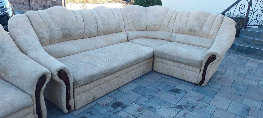 Кутовий диван з кріслом