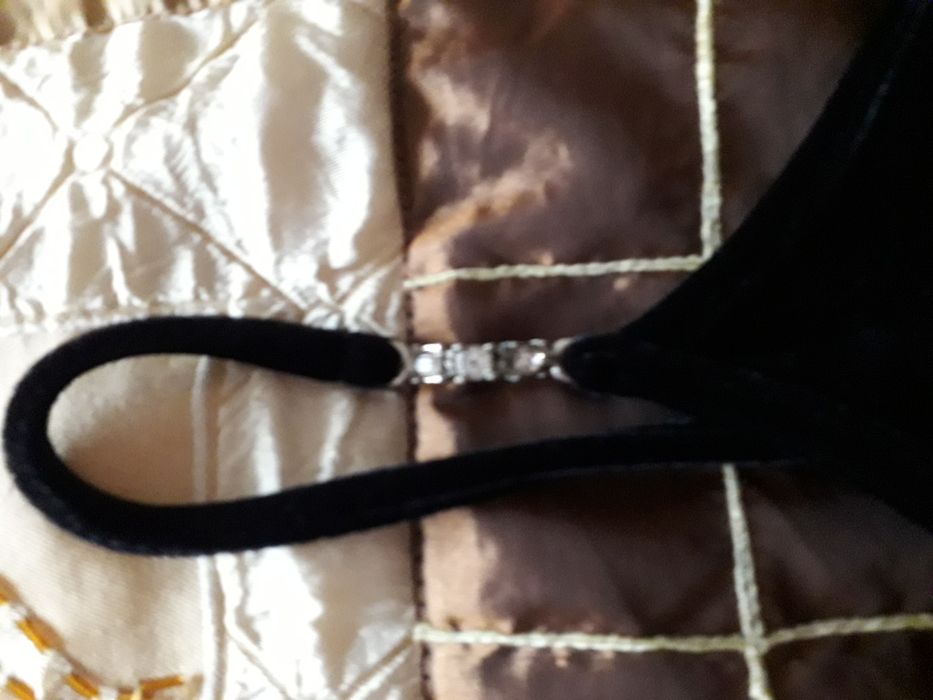 Vestido comprido preto em veludo