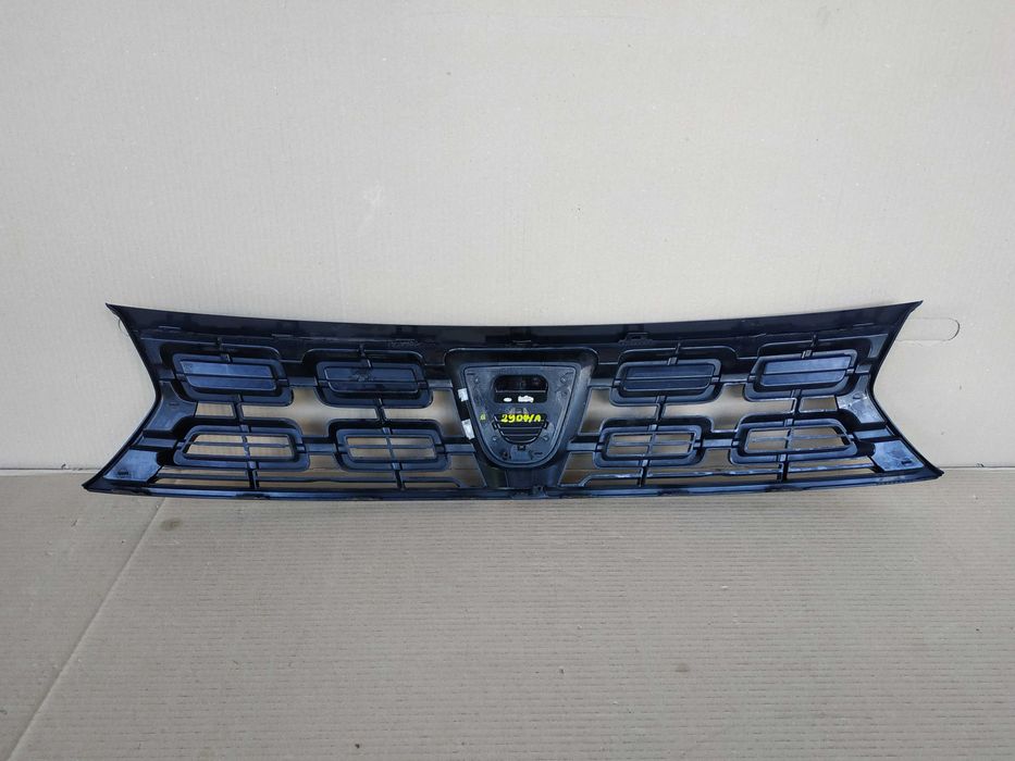 grill atrapa dacia duster