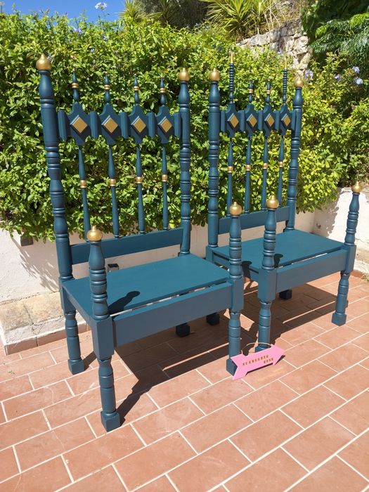 Conjunto de bancos decorativos