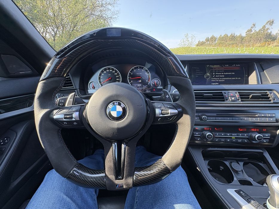 BMW M5 F10 PRETO