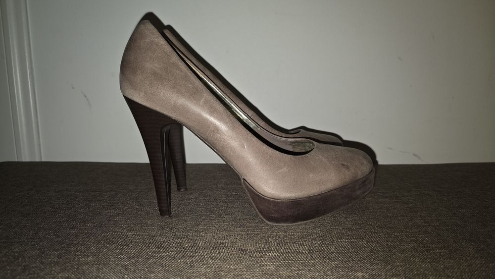 Buty na obcasie rozm. 39