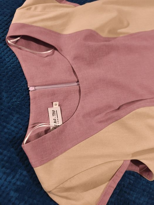 Sukienka damska jasny brudny róż i kremowe wystawki