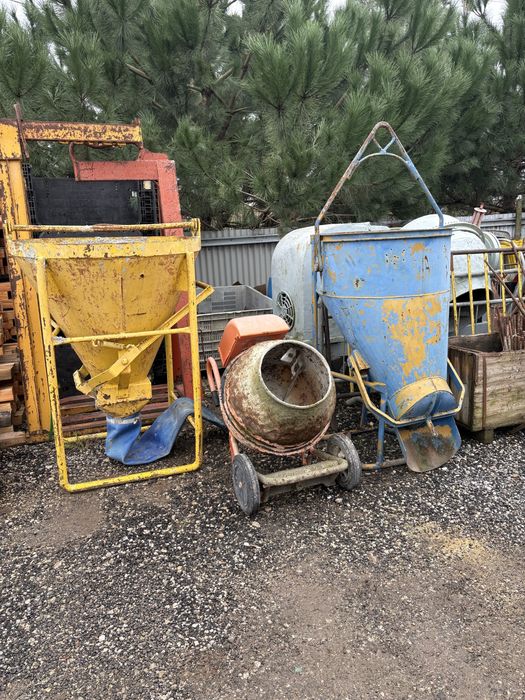 Baldes e porta paletes para grua