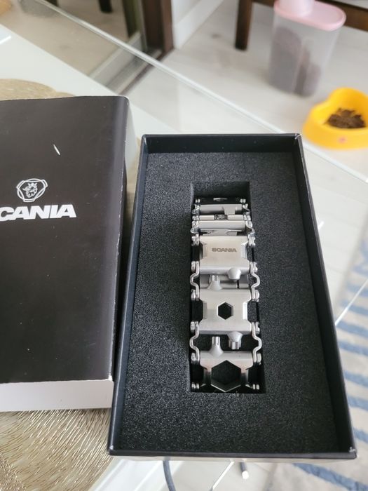 Leatherman tread