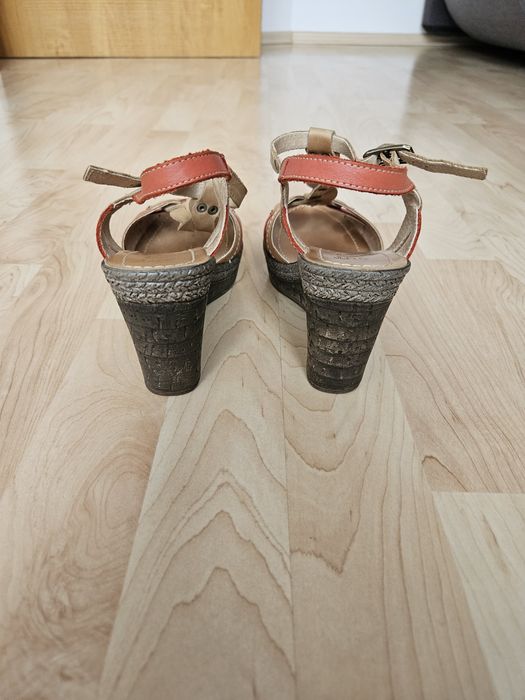 Buty na koturnie, sandały że skóry roz. 37
