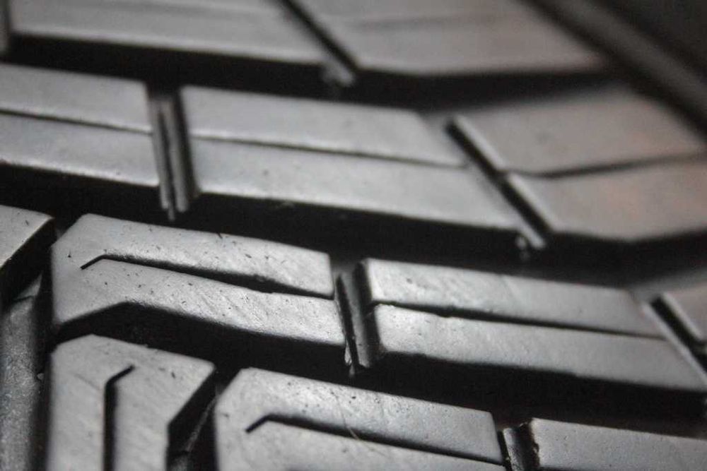 215/65/17 Continental AllSeasonContact 215/65 R17 99V 2x7,7mm 2022r