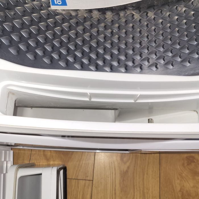 Продам сушильную машину Beko DS8433RX (8 кг)