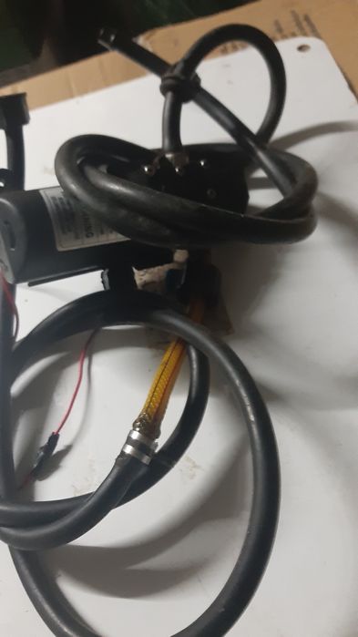 Bomba de água a funcionar como nova