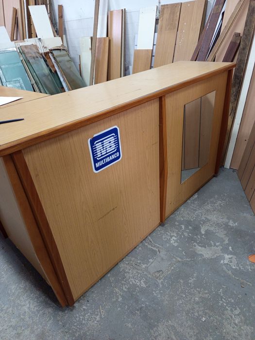 Balcão em L madeira