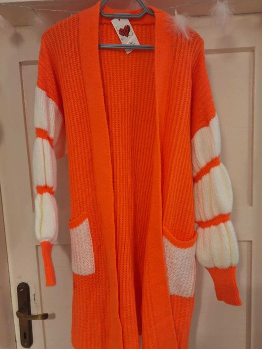 Świetny kardigan uniwersalny. Większy rozmiar.