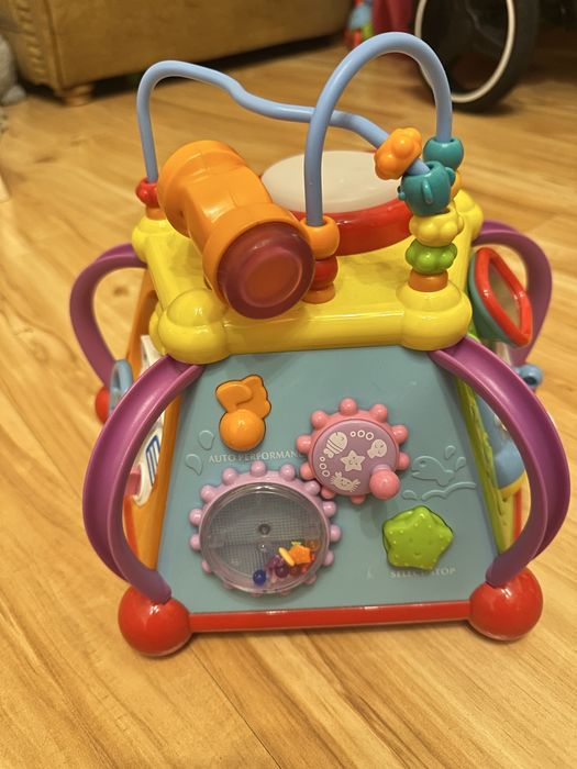 Мультибокс. Бізі-куб інтерактивний музичний.