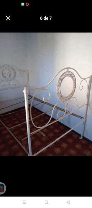 Cama de ferro antiga