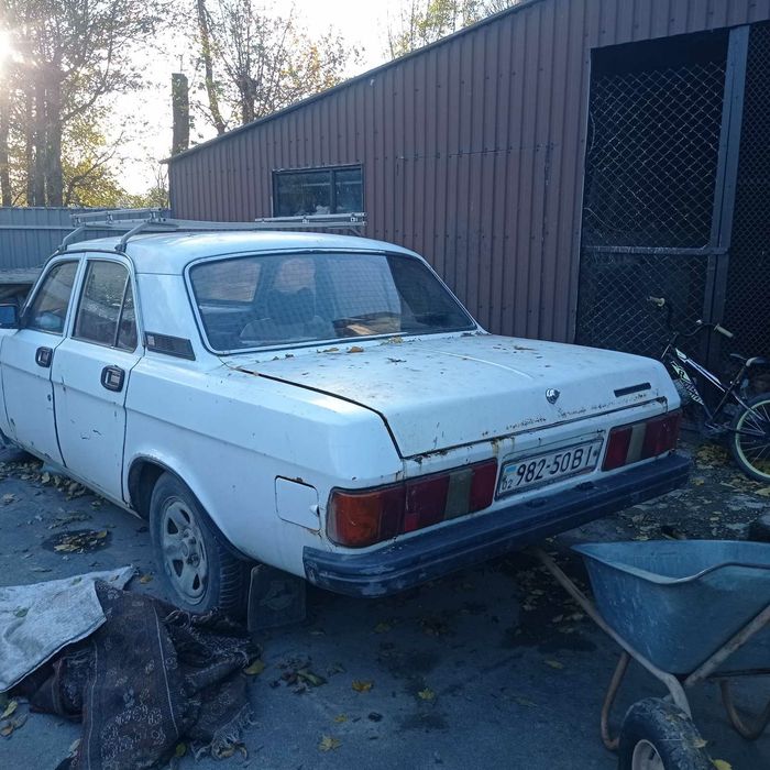 Волга 31029  машина біла