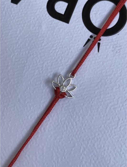 Червона нитка срібло 925 браслет срібний оберіг лотос  0897