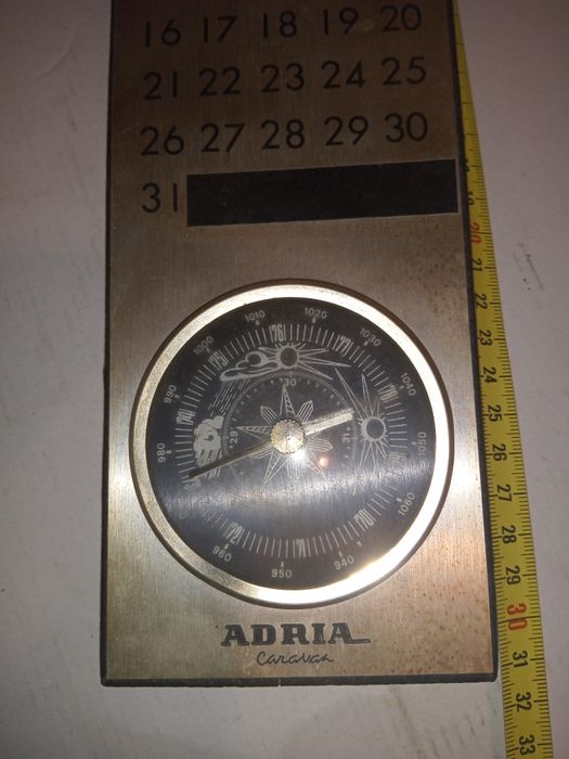 Barometr z datownikiem