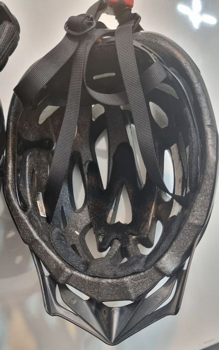 Vendo capacetes e selim