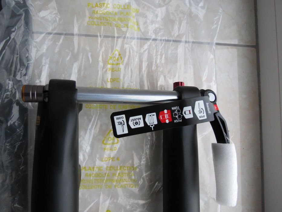 Вилка велосипеда с осью Sr Suntour SF18 MOBIE25 Coil Lo R DS матовая