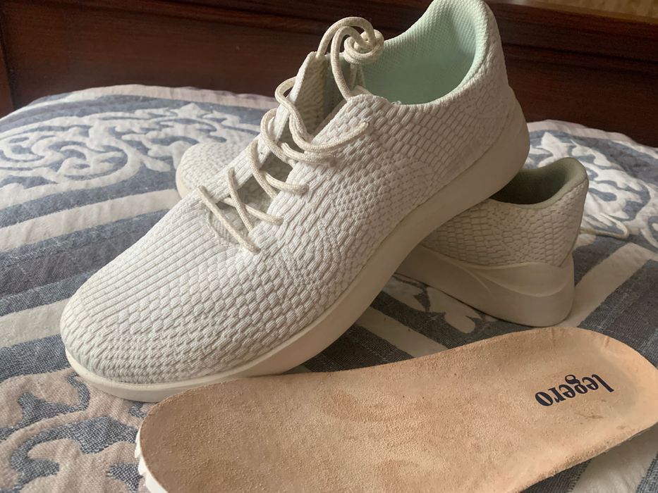 Легкі спортивні кросівки від Legero