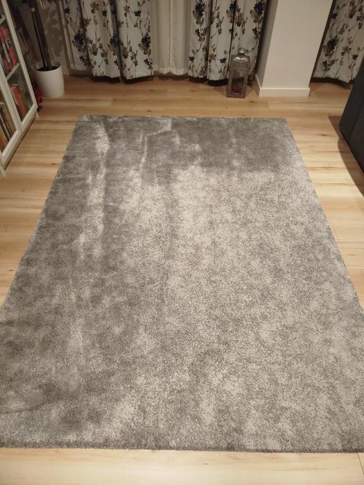 Tapete IKEA cinzento
