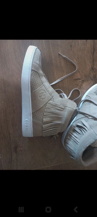 BUTY Guess roz 40