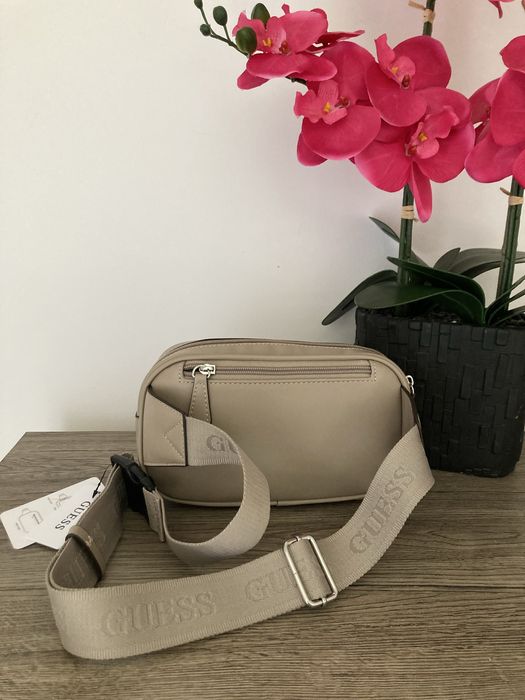 Nowa nerka crossbody Guess