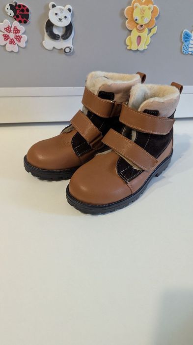 Продам нові зимові черевички + подарунок
