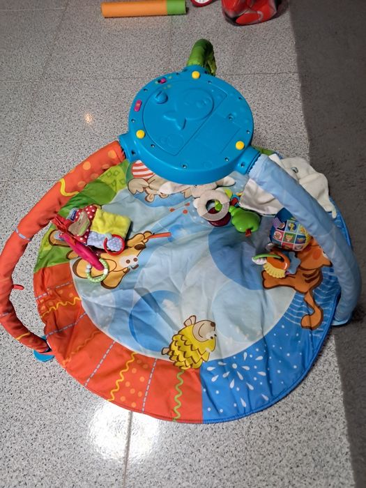 Tapete de actividades para bebé