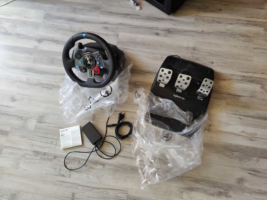 Руль Logitech G29 Racing Wheel and Pedals for PS4 and PC trueforce