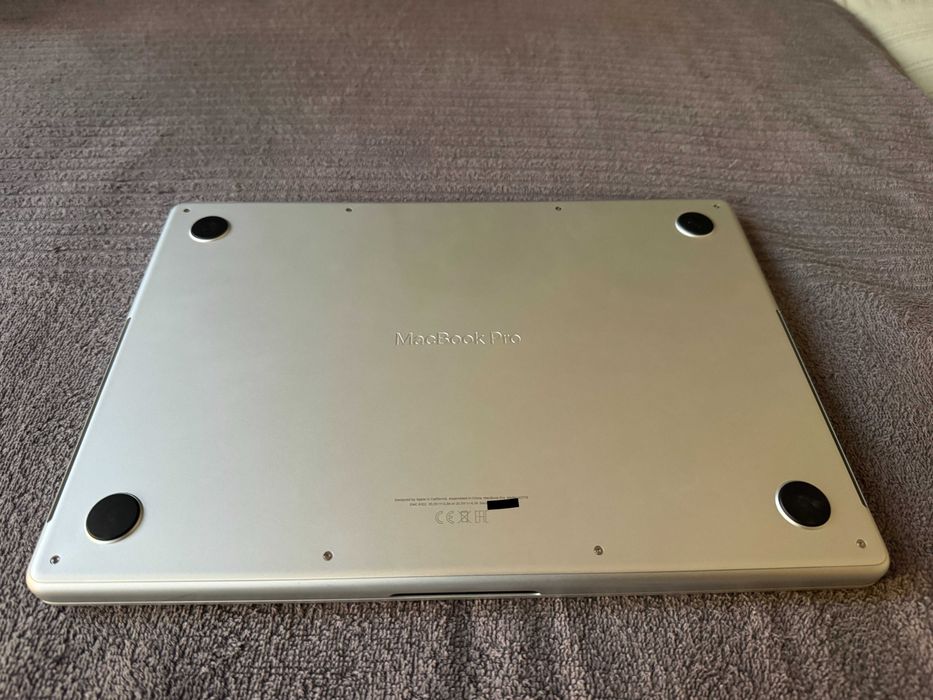 MacBook Pro 14” 2023 M2 Max 32GB RAM 1TB SSD